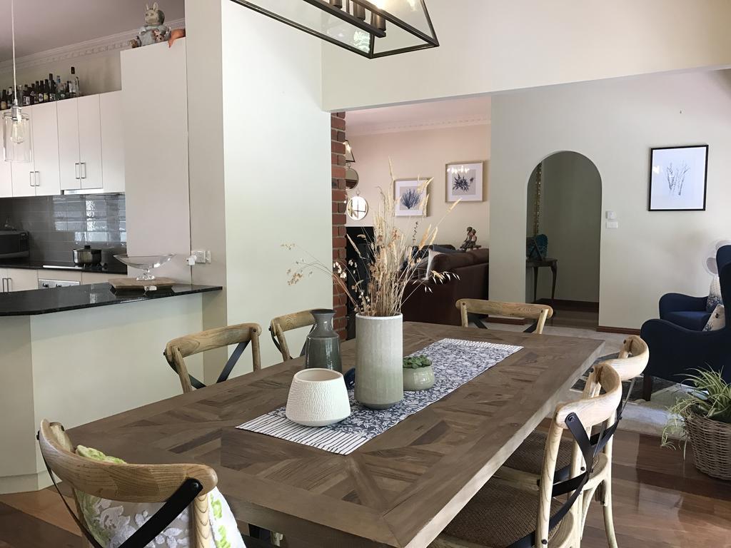 Enfield Helen'S Homestead מראה חיצוני תמונה