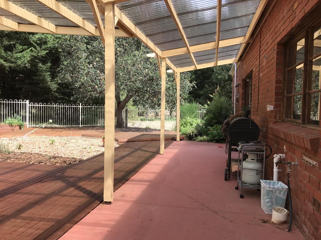 Enfield Helen'S Homestead מראה חיצוני תמונה