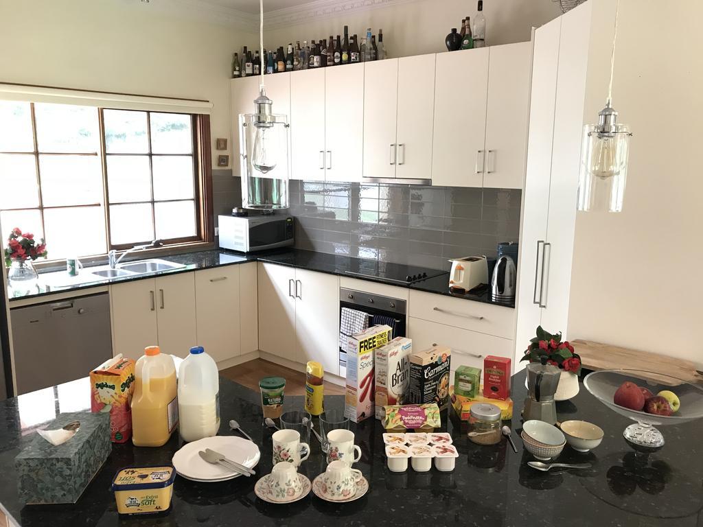 Enfield Helen'S Homestead מראה חיצוני תמונה
